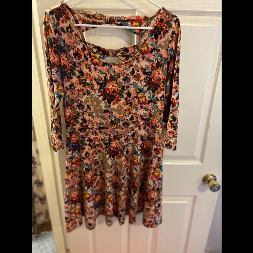 Xhilaration Target floral cut out back dress sz L